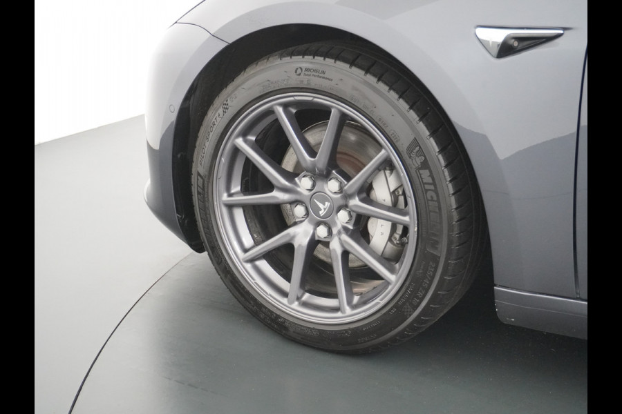 Tesla Model 3 Long Range AWD 75kWh 463PK Lmv FSD-3 Computer Premium Audio AutoPilot Panoramadak Camera's Leer Adaptive-Cruise-Control+Stop&Go  4WD Stoel en achterbank verwarming Elektr.Stoelen+Memory+Easy-Entry WiFi 1e Eigenaar Origineel Nederlandse Auto Garantie op Accu/Motor tot 25-06-2028/192.000km