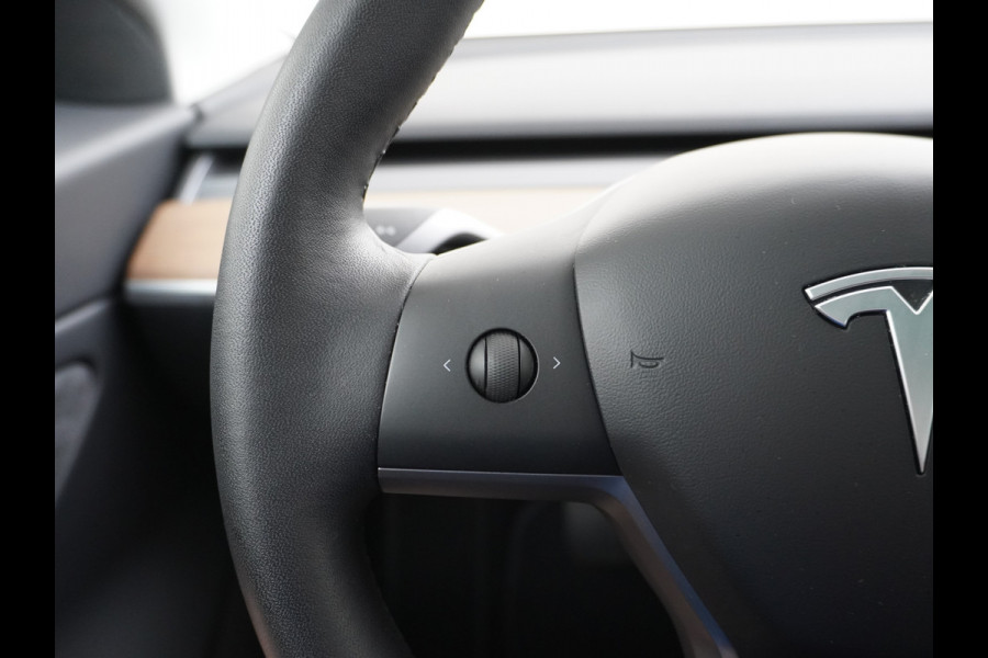 Tesla Model 3 Long Range AWD 75kWh 463PK Lmv FSD-3 Computer Premium Audio AutoPilot Panoramadak Camera's Leer Adaptive-Cruise-Control+Stop&Go  4WD Stoel en achterbank verwarming Elektr.Stoelen+Memory+Easy-Entry WiFi 1e Eigenaar Origineel Nederlandse Auto Garantie op Accu/Motor tot 25-06-2028/192.000km