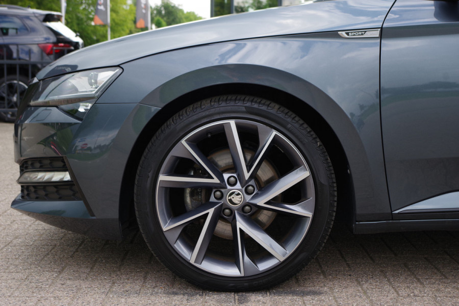 Škoda Superb Combi 1.4 TSI iV Sportline 218 PK BNS PHEV, Trekhaak, Memory, Canton Sound, Carplay, Camera