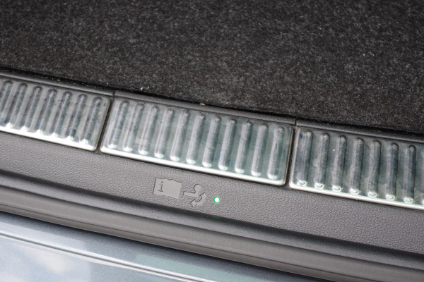 Škoda Superb Combi 1.4 TSI iV Sportline 218 PK BNS PHEV, Trekhaak, Memory, Canton Sound, Carplay, Camera