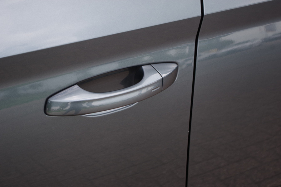 Škoda Superb Combi 1.4 TSI iV Sportline 218 PK BNS PHEV, Trekhaak, Memory, Canton Sound, Carplay, Camera