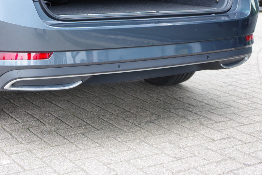 Škoda Superb Combi 1.4 TSI iV Sportline 218 PK BNS PHEV, Trekhaak, Memory, Canton Sound, Carplay, Camera