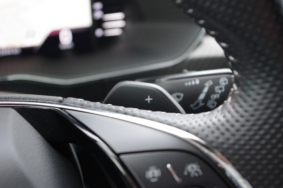 Škoda Superb Combi 1.4 TSI iV Sportline 218 PK BNS PHEV, Trekhaak, Memory, Canton Sound, Carplay, Camera
