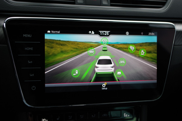 Škoda Superb Combi 1.4 TSI iV Sportline 218 PK BNS PHEV, Trekhaak, Memory, Canton Sound, Carplay, Camera