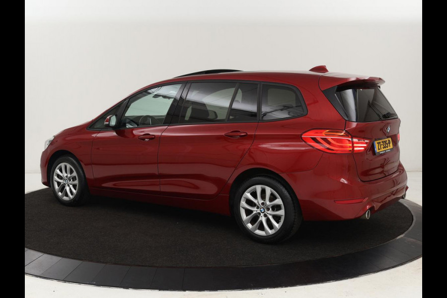 BMW 2 Serie Gran Tourer 220i 7-persoons Executive Edition | Panoramadak | Head-Up | Navigatie | Full LED | Climate control | Parkeerhulp