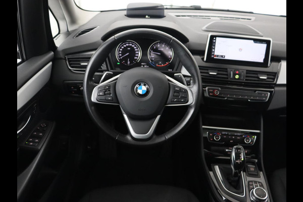 BMW 2 Serie Gran Tourer 220i 7-persoons Executive Edition | Panoramadak | Head-Up | Navigatie | Full LED | Climate control | Parkeerhulp