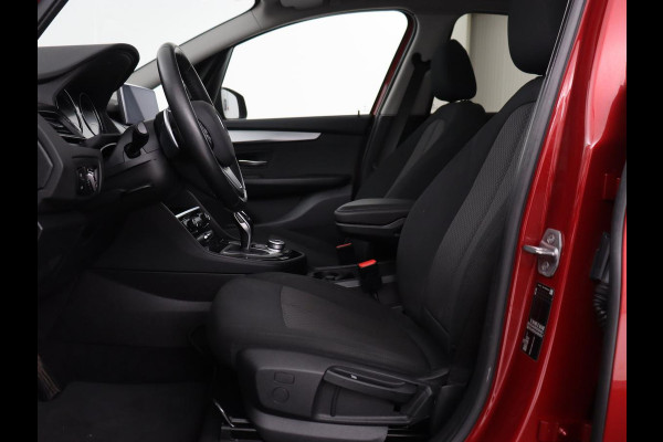 BMW 2 Serie Gran Tourer 220i 7-persoons Executive Edition | Panoramadak | Head-Up | Navigatie | Full LED | Climate control | Parkeerhulp