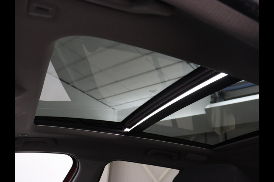 BMW 2 Serie Gran Tourer 220i 7-persoons Executive Edition | Panoramadak | Head-Up | Navigatie | Full LED | Climate control | Parkeerhulp