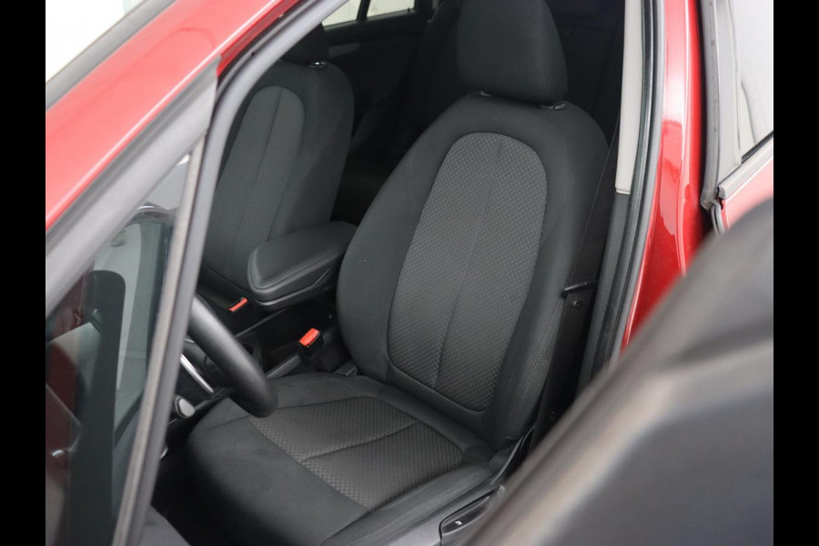 BMW 2 Serie Gran Tourer 220i 7-persoons Executive Edition | Panoramadak | Head-Up | Navigatie | Full LED | Climate control | Parkeerhulp