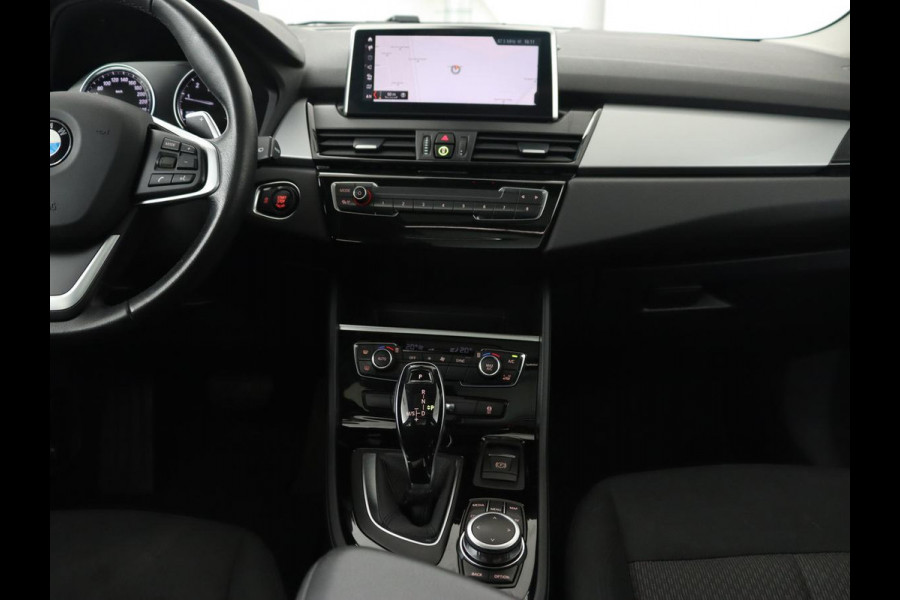 BMW 2 Serie Gran Tourer 220i 7-persoons Executive Edition | Panoramadak | Head-Up | Navigatie | Full LED | Climate control | Parkeerhulp