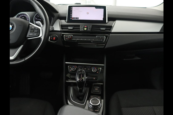 BMW 2 Serie Gran Tourer 220i 7-persoons Executive Edition | Panoramadak | Head-Up | Navigatie | Full LED | Climate control | Parkeerhulp