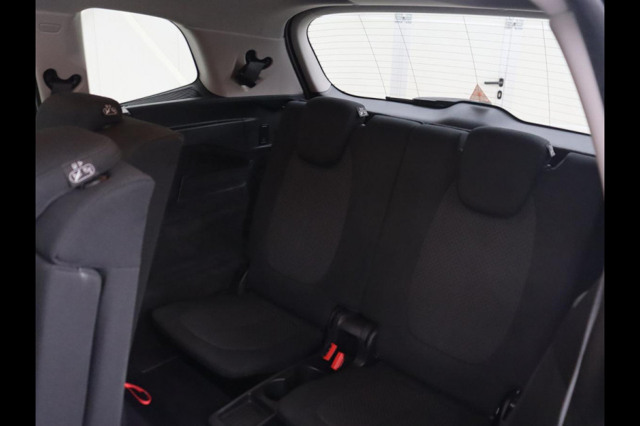 BMW 2 Serie Gran Tourer 220i 7-persoons Executive Edition | Panoramadak | Head-Up | Navigatie | Full LED | Climate control | Parkeerhulp