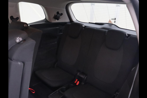 BMW 2 Serie Gran Tourer 220i 7-persoons Executive Edition | Panoramadak | Head-Up | Navigatie | Full LED | Climate control | Parkeerhulp