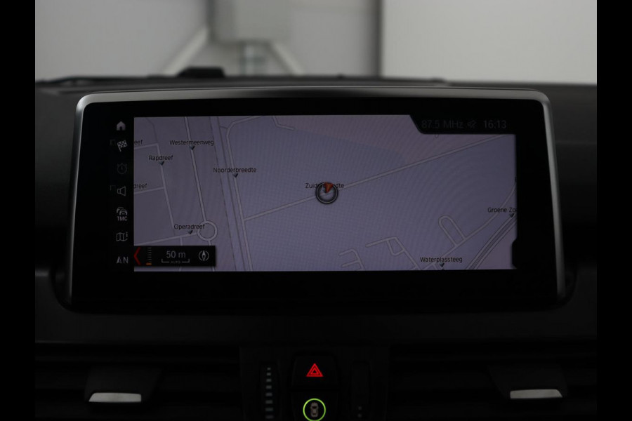 BMW 2 Serie Gran Tourer 220i 7-persoons Executive Edition | Panoramadak | Head-Up | Navigatie | Full LED | Climate control | Parkeerhulp