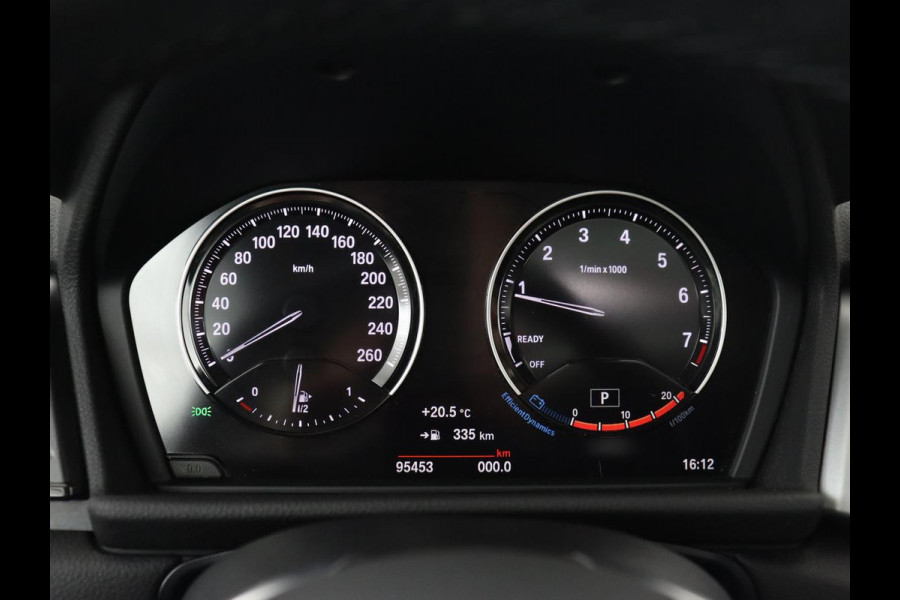 BMW 2 Serie Gran Tourer 220i 7-persoons Executive Edition | Panoramadak | Head-Up | Navigatie | Full LED | Climate control | Parkeerhulp