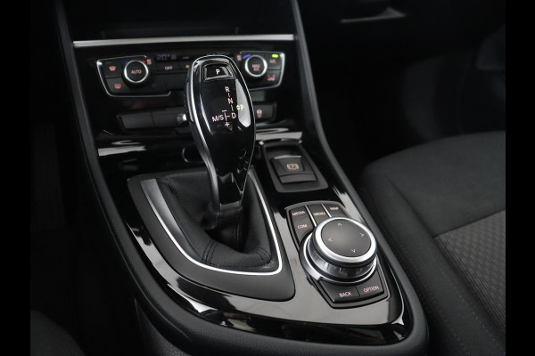 BMW 2 Serie Gran Tourer 220i 7-persoons Executive Edition | Panoramadak | Head-Up | Navigatie | Full LED | Climate control | Parkeerhulp