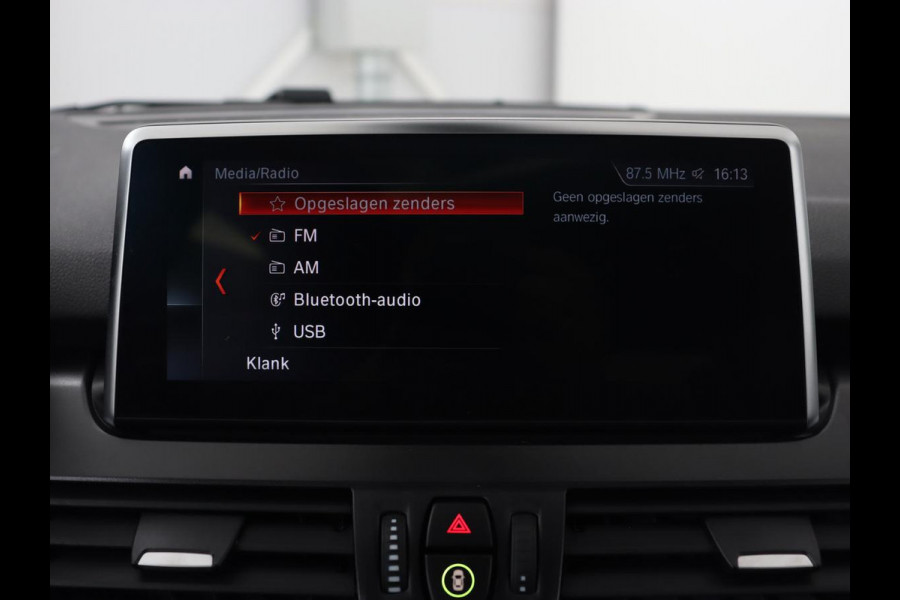 BMW 2 Serie Gran Tourer 220i 7-persoons Executive Edition | Panoramadak | Head-Up | Navigatie | Full LED | Climate control | Parkeerhulp