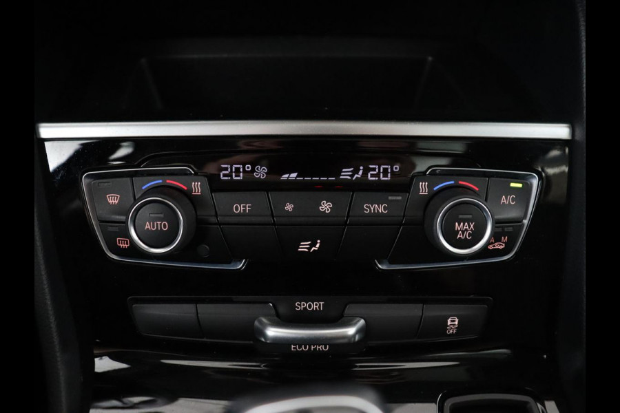 BMW 2 Serie Gran Tourer 220i 7-persoons Executive Edition | Panoramadak | Head-Up | Navigatie | Full LED | Climate control | Parkeerhulp