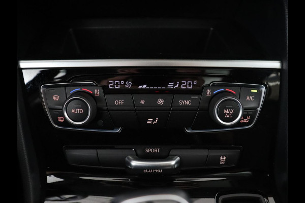 BMW 2 Serie Gran Tourer 220i 7-persoons Executive Edition | Panoramadak | Head-Up | Navigatie | Full LED | Climate control | Parkeerhulp
