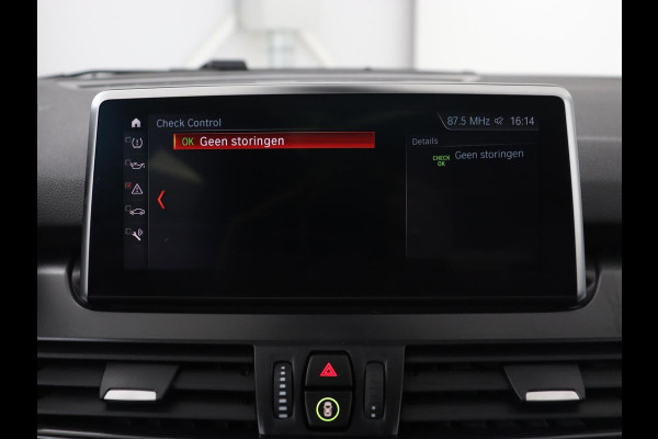 BMW 2 Serie Gran Tourer 220i 7-persoons Executive Edition | Panoramadak | Head-Up | Navigatie | Full LED | Climate control | Parkeerhulp