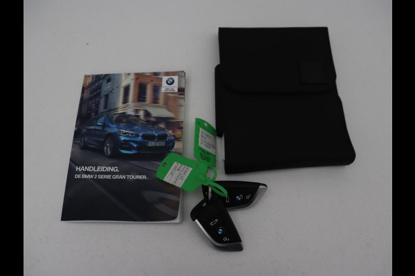 BMW 2 Serie Gran Tourer 220i 7-persoons Executive Edition | Panoramadak | Head-Up | Navigatie | Full LED | Climate control | Parkeerhulp