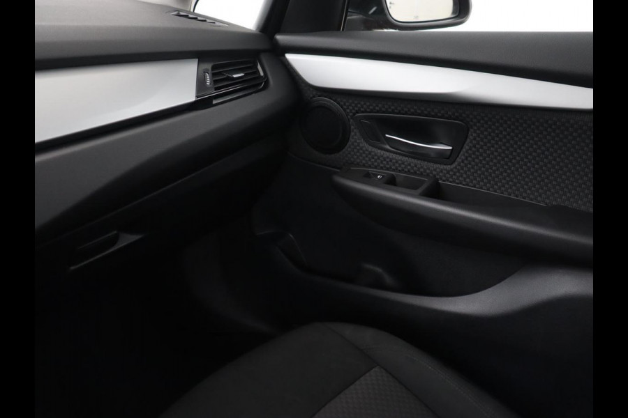 BMW 2 Serie Gran Tourer 220i 7-persoons Executive Edition | Panoramadak | Head-Up | Navigatie | Full LED | Climate control | Parkeerhulp