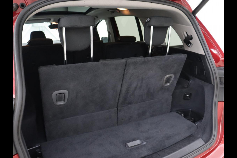 BMW 2 Serie Gran Tourer 220i 7-persoons Executive Edition | Panoramadak | Head-Up | Navigatie | Full LED | Climate control | Parkeerhulp