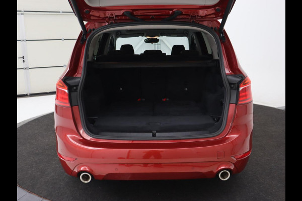 BMW 2 Serie Gran Tourer 220i 7-persoons Executive Edition | Panoramadak | Head-Up | Navigatie | Full LED | Climate control | Parkeerhulp