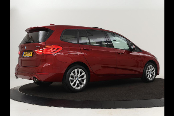 BMW 2 Serie Gran Tourer 220i 7-persoons Executive Edition | Panoramadak | Head-Up | Navigatie | Full LED | Climate control | Parkeerhulp