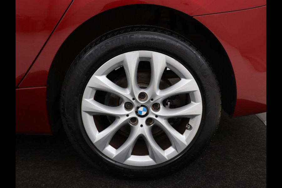 BMW 2 Serie Gran Tourer 220i 7-persoons Executive Edition | Panoramadak | Head-Up | Navigatie | Full LED | Climate control | Parkeerhulp