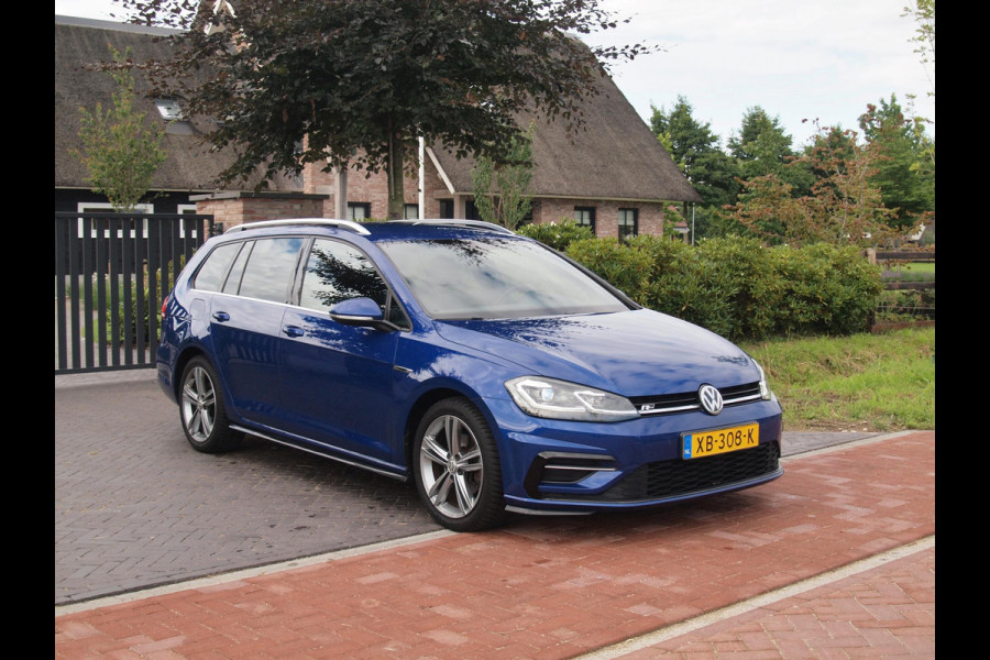 Volkswagen GOLF Variant 1.5 TSI Highline Business R | Lapiz Blue Metallic | Trekhaak | NL-Auto | Virtual Cockpit |