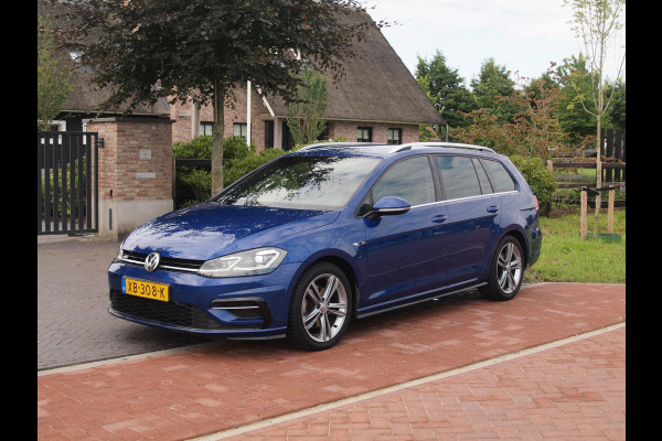 Volkswagen GOLF Variant 1.5 TSI Highline Business R | Lapiz Blue Metallic | Trekhaak | NL-Auto | Virtual Cockpit |