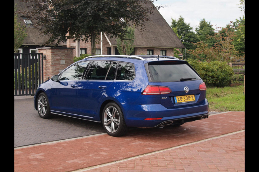 Volkswagen GOLF Variant 1.5 TSI Highline Business R | Lapiz Blue Metallic | Trekhaak | NL-Auto | Virtual Cockpit |