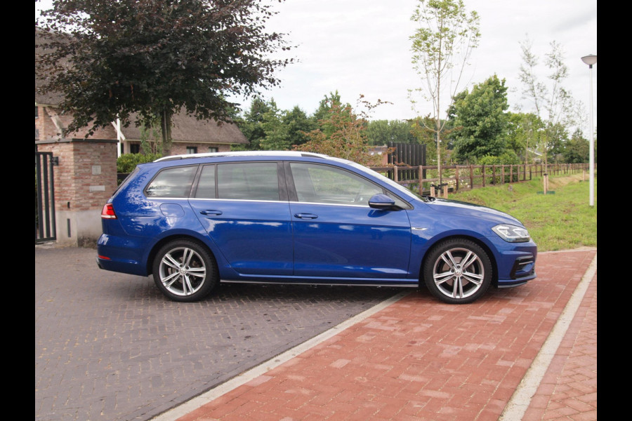 Volkswagen GOLF Variant 1.5 TSI Highline Business R | Lapiz Blue Metallic | Trekhaak | NL-Auto | Virtual Cockpit |