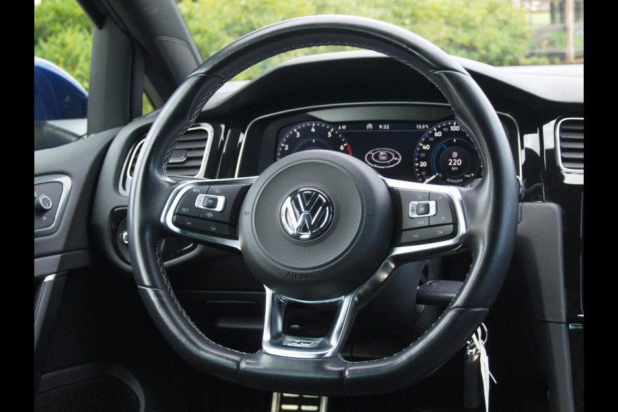 Volkswagen GOLF Variant 1.5 TSI Highline Business R | Lapiz Blue Metallic | Trekhaak | NL-Auto | Virtual Cockpit |