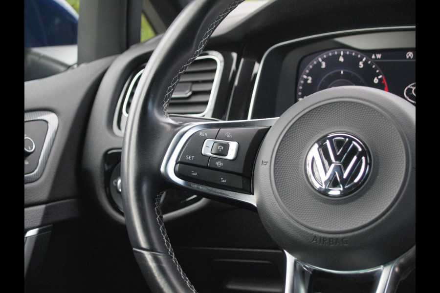 Volkswagen GOLF Variant 1.5 TSI Highline Business R | Lapiz Blue Metallic | Trekhaak | NL-Auto | Virtual Cockpit |