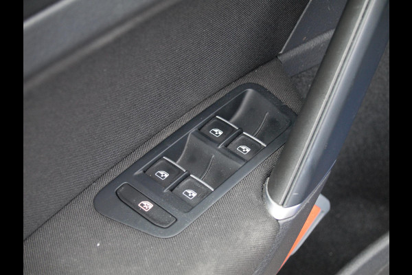 Volkswagen GOLF Variant 1.5 TSI Highline Business R | Lapiz Blue Metallic | Trekhaak | NL-Auto | Virtual Cockpit |