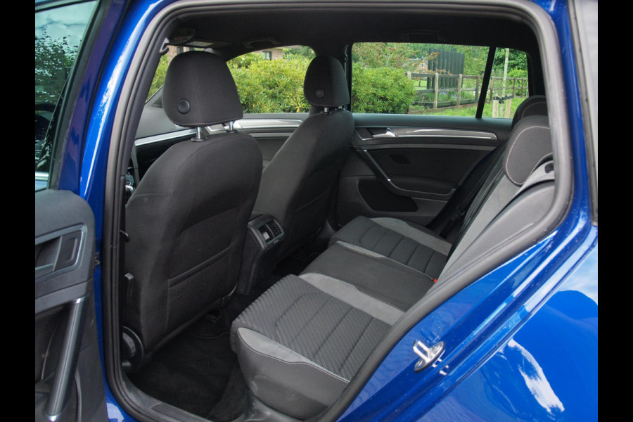 Volkswagen GOLF Variant 1.5 TSI Highline Business R | Lapiz Blue Metallic | Trekhaak | NL-Auto | Virtual Cockpit |