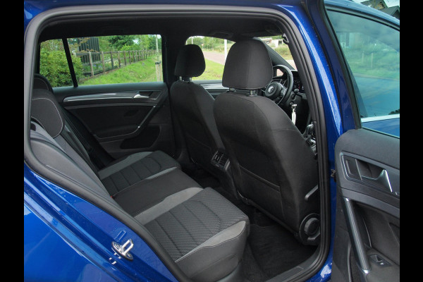 Volkswagen GOLF Variant 1.5 TSI Highline Business R | Lapiz Blue Metallic | Trekhaak | NL-Auto | Virtual Cockpit |