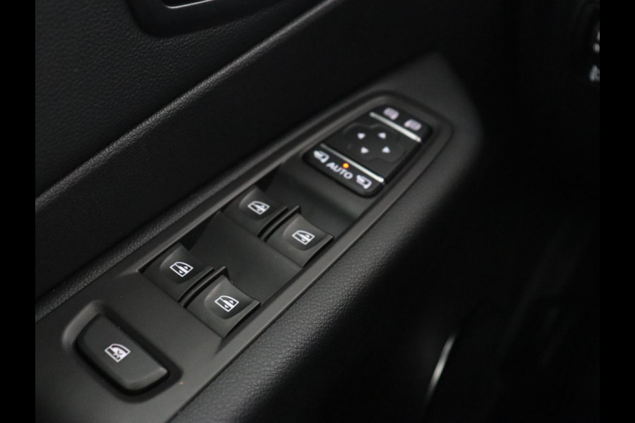 Renault Captur 1.3 TCe Intens | 61.400km NAP | Automaat | Camera | Trekhaak | Carplay | Full LED | Keyless | Navigatie | Climate control