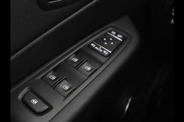 Renault Captur 1.3 TCe Intens | 61.400km NAP | Automaat | Camera | Trekhaak | Carplay | Full LED | Keyless | Navigatie | Climate control