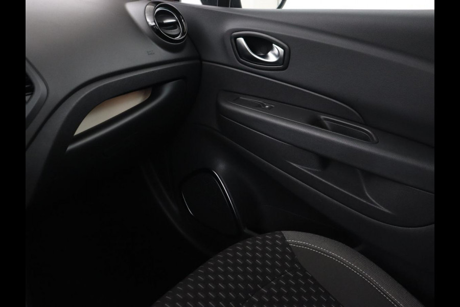 Renault Captur 1.3 TCe Intens | 61.400km NAP | Automaat | Camera | Trekhaak | Carplay | Full LED | Keyless | Navigatie | Climate control