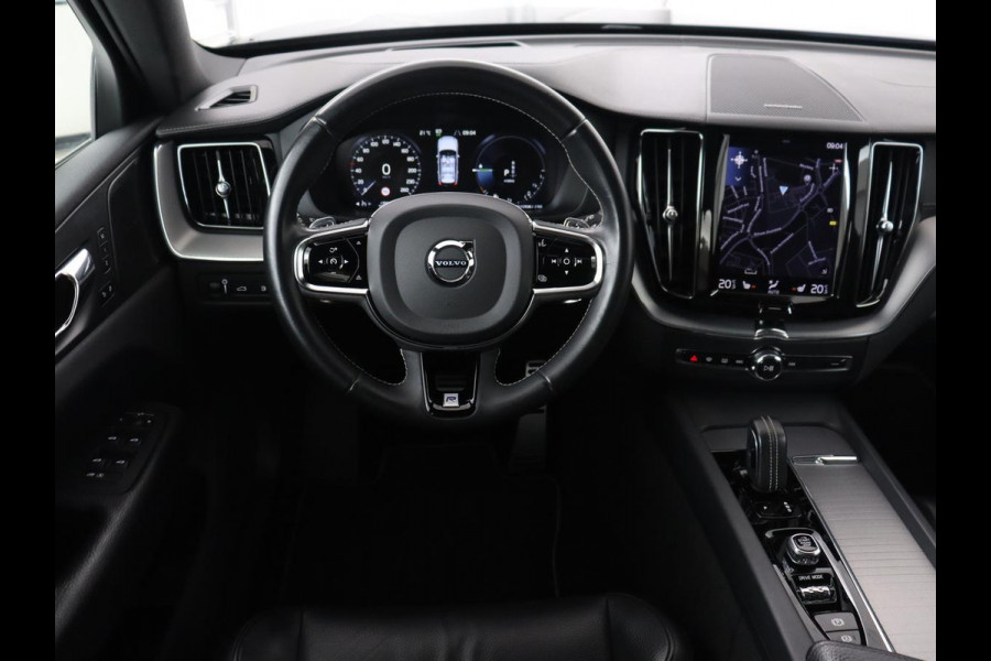 Volvo XC60 2.0 Recharge T8 AWD R-Design | Panoramadak | Head-Up | Trekhaak | 360 Camera | Leder | Stoelverwarming | Harman/Kardon | Carplay | Achterbankverwarming | Digital Cockpit | Full LED