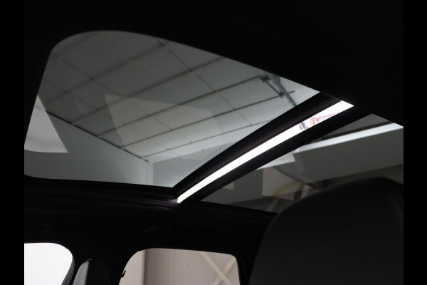 Volvo XC60 2.0 Recharge T8 AWD R-Design | Panoramadak | Head-Up | Trekhaak | 360 Camera | Leder | Stoelverwarming | Harman/Kardon | Carplay | Achterbankverwarming | Digital Cockpit | Full LED