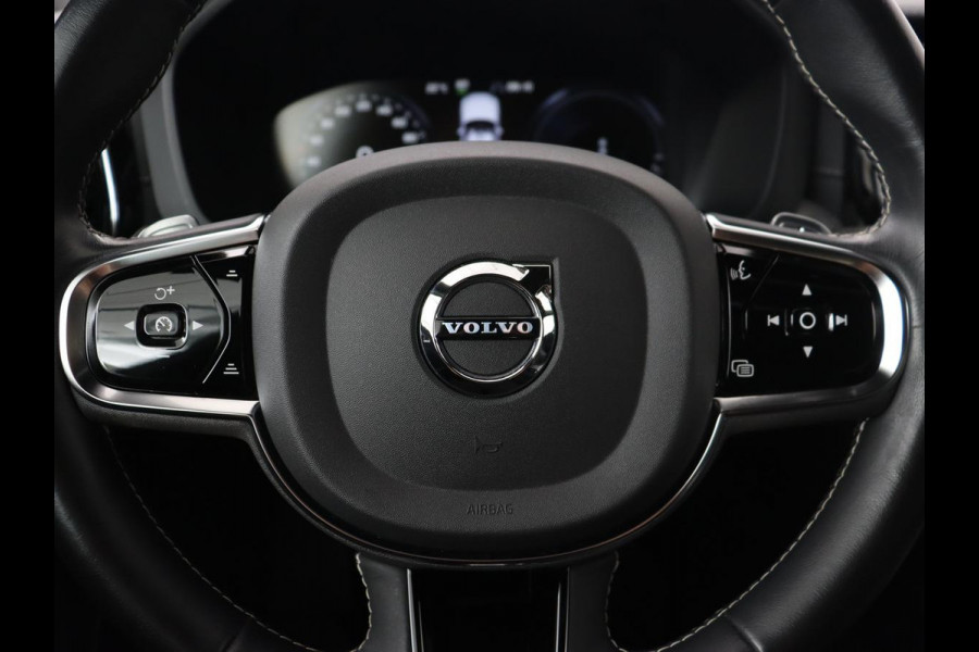 Volvo XC60 2.0 Recharge T8 AWD R-Design | Panoramadak | Head-Up | Trekhaak | 360 Camera | Leder | Stoelverwarming | Harman/Kardon | Carplay | Achterbankverwarming | Digital Cockpit | Full LED