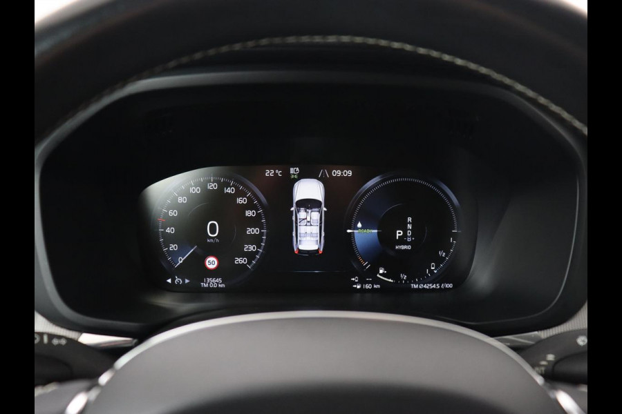 Volvo XC60 2.0 Recharge T8 AWD R-Design | Panoramadak | Head-Up | Trekhaak | 360 Camera | Leder | Stoelverwarming | Harman/Kardon | Carplay | Achterbankverwarming | Digital Cockpit | Full LED