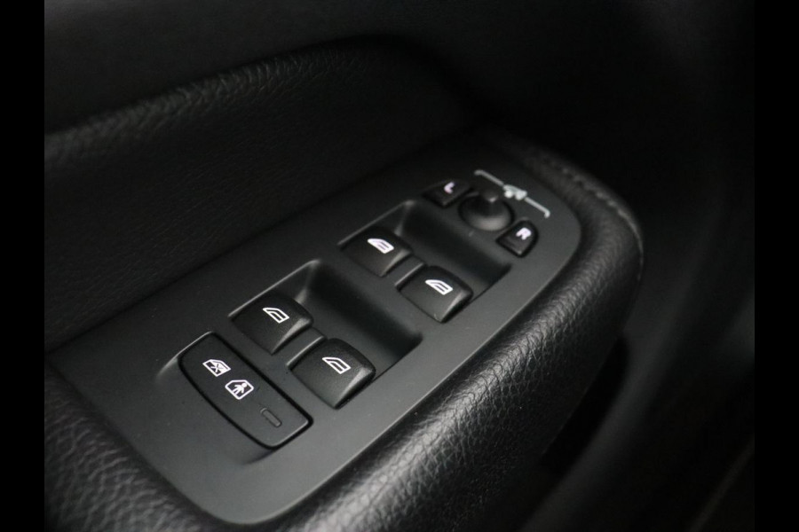 Volvo XC60 2.0 Recharge T8 AWD R-Design | Panoramadak | Head-Up | Trekhaak | 360 Camera | Leder | Stoelverwarming | Harman/Kardon | Carplay | Achterbankverwarming | Digital Cockpit | Full LED