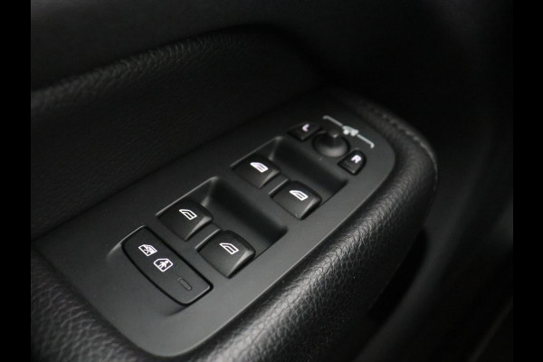 Volvo XC60 2.0 Recharge T8 AWD R-Design | Panoramadak | Head-Up | Trekhaak | 360 Camera | Leder | Stoelverwarming | Harman/Kardon | Carplay | Achterbankverwarming | Digital Cockpit | Full LED