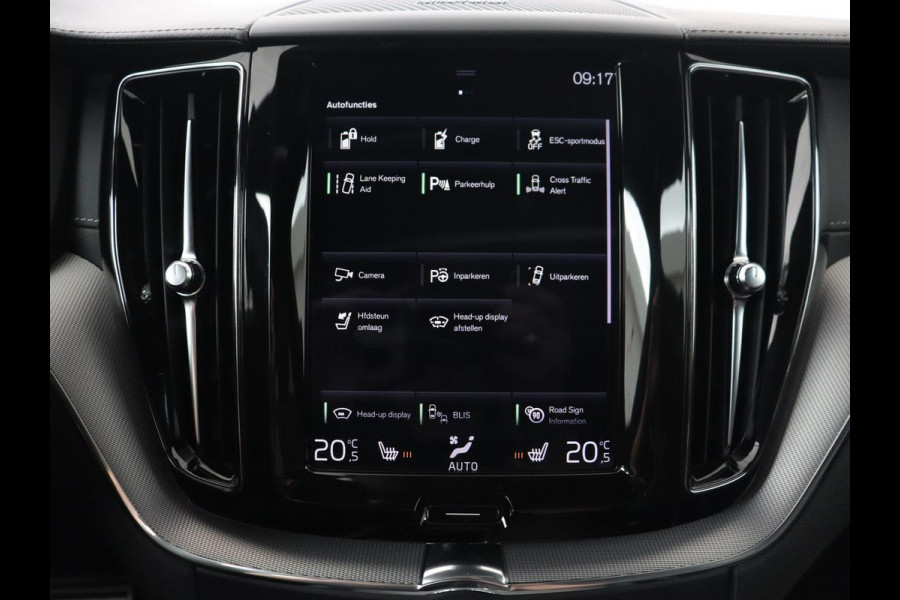 Volvo XC60 2.0 Recharge T8 AWD R-Design | Panoramadak | Head-Up | Trekhaak | 360 Camera | Leder | Stoelverwarming | Harman/Kardon | Carplay | Achterbankverwarming | Digital Cockpit | Full LED