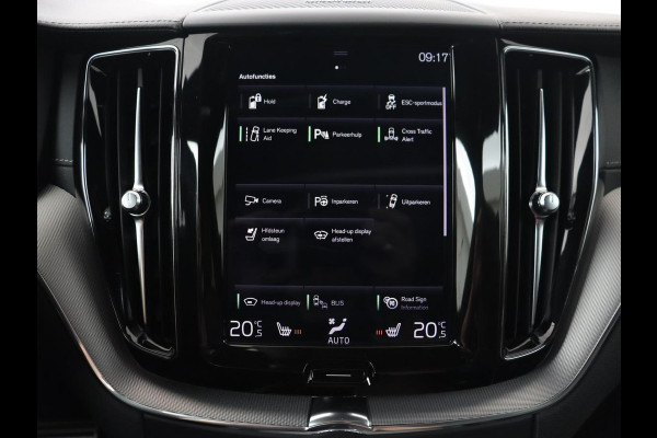 Volvo XC60 2.0 Recharge T8 AWD R-Design | Panoramadak | Head-Up | Trekhaak | 360 Camera | Leder | Stoelverwarming | Harman/Kardon | Carplay | Achterbankverwarming | Digital Cockpit | Full LED